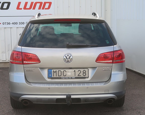 Volkswagen Passat Alltrack 4 of 27