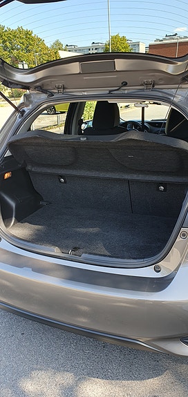 Toyota Yaris 4 of 6