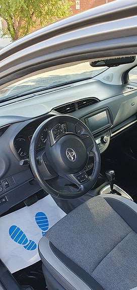 Toyota Yaris 6 of 6