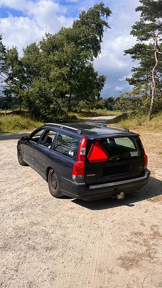 Volvo V70 4 of 6