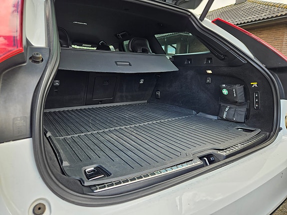 Volvo V90 10 of 13