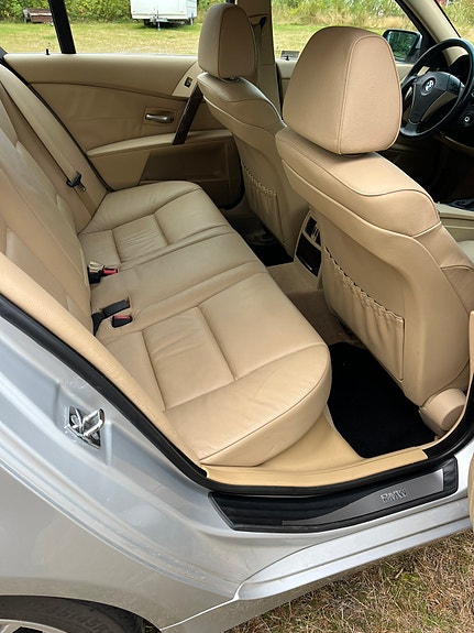 BMW 545i 12 of 13