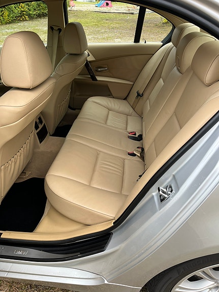 BMW 545i 11 of 13