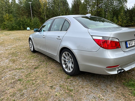 BMW 545i 7 of 13
