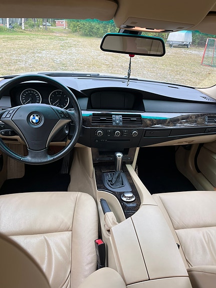 BMW 545i 9 of 13