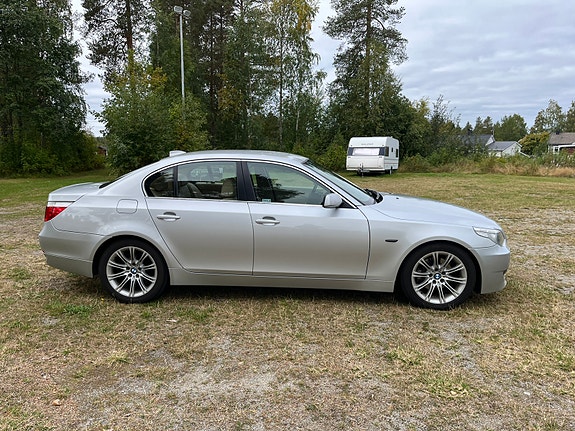 BMW 545i 4 of 13