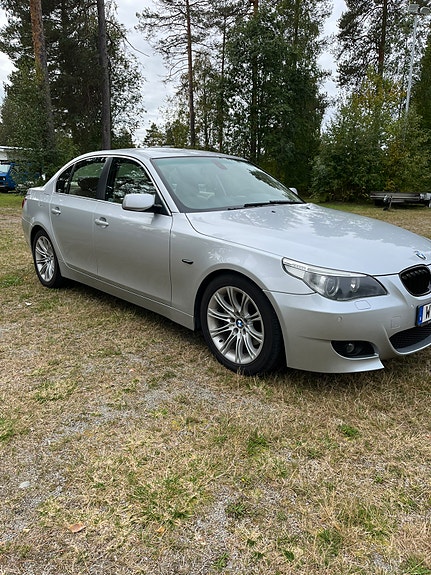 BMW 545i 3 of 13