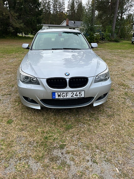 BMW 545i 2 of 13