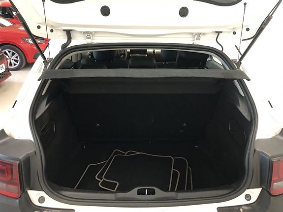 Citroen C4 Cactus 8 of 9