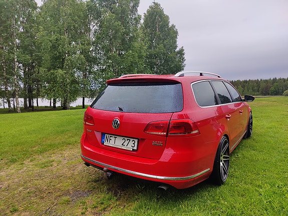 Volkswagen Passat 2 of 9