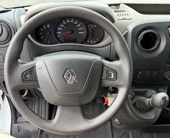 Renault Master 8 of 10
