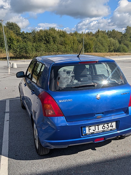 Suzuki Swift 3 of 7