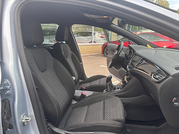 Opel Astra 17 of 30