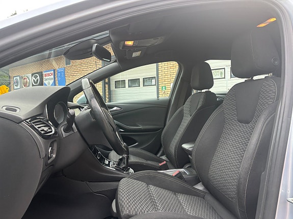 Opel Astra 12 of 30