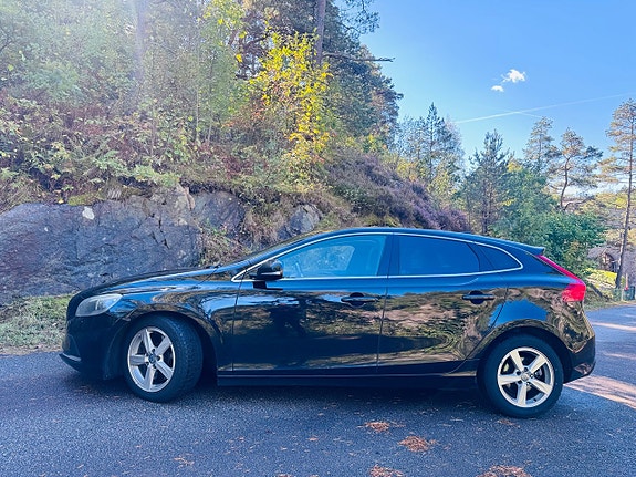 Volvo V40 3 of 7