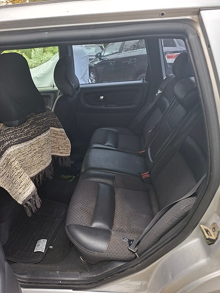 Volvo V70 3 of 3