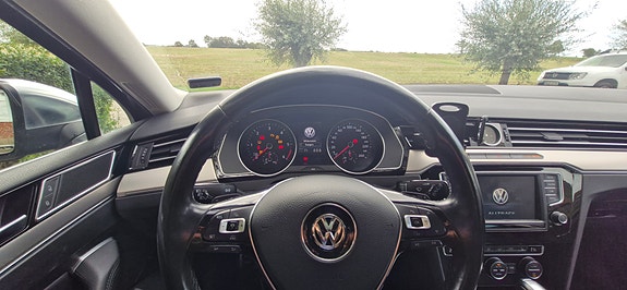 Volkswagen Passat Alltrack 4 of 8