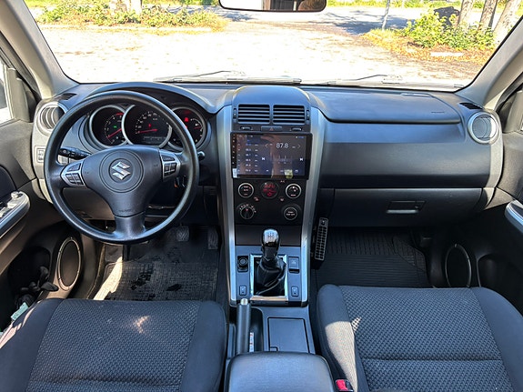Suzuki Grand Vitara 5 of 7