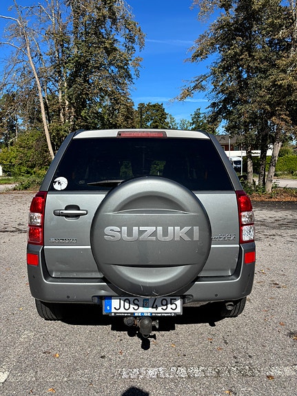 Suzuki Grand Vitara 4 of 7