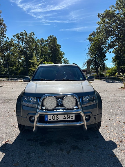 Suzuki Grand Vitara 3 of 7