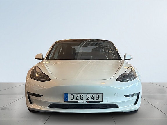 Tesla Model 3 2 of 17