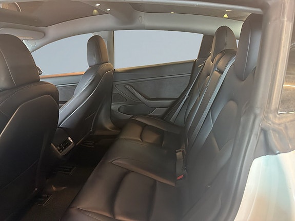 Tesla Model 3 12 of 17