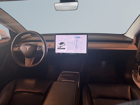 Tesla Model 3 7 of 17