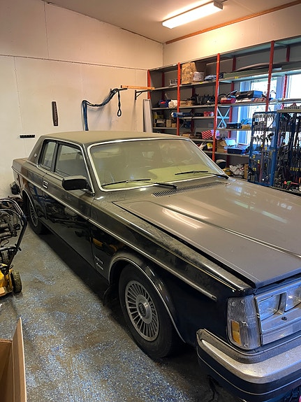 Volvo 262 2 of 7