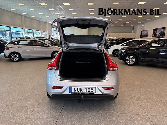 Volvo V40 14 of 14