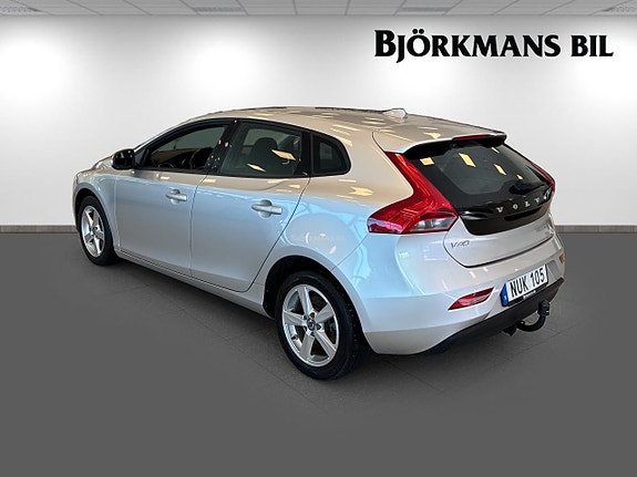 Volvo V40 6 of 14