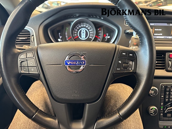 Volvo V40 13 of 14