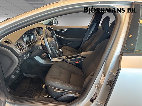 Volvo V40 8 of 14