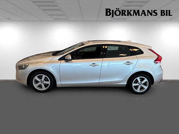 Volvo V40 4 of 14