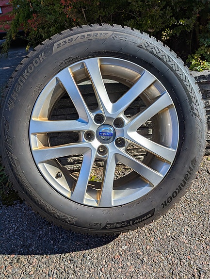 Volvo XC70 11 of 12