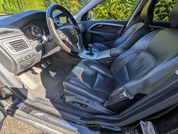 Volvo XC70 5 of 12