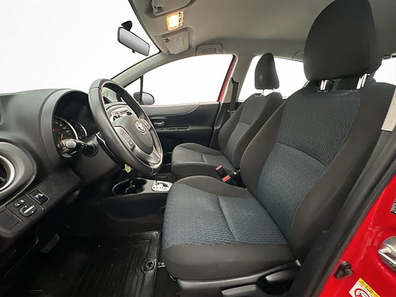 Toyota Yaris 21 of 30