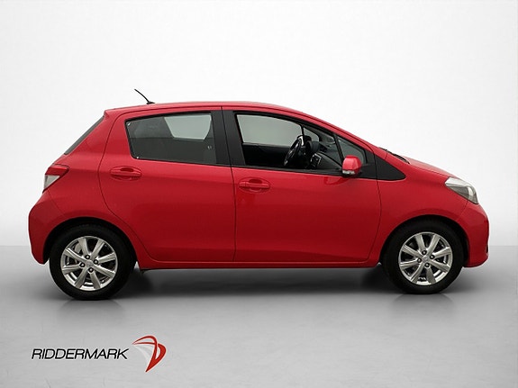 Toyota Yaris 9 of 30