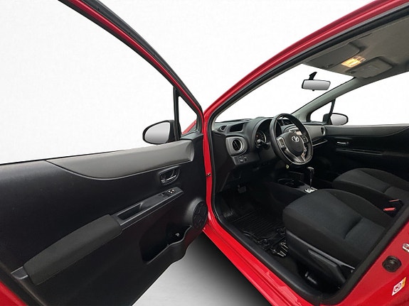 Toyota Yaris 20 of 30