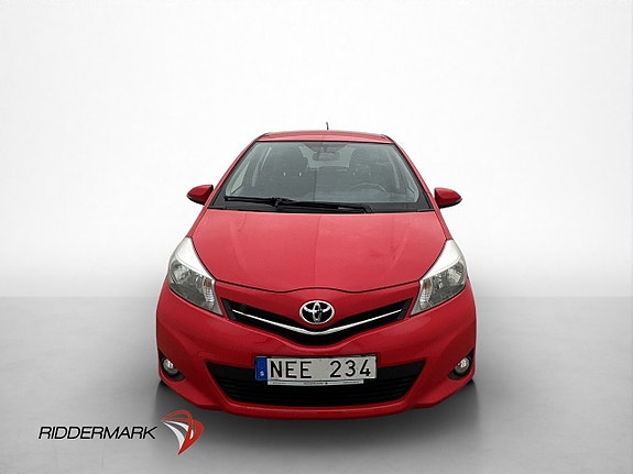 Toyota Yaris 2 of 30