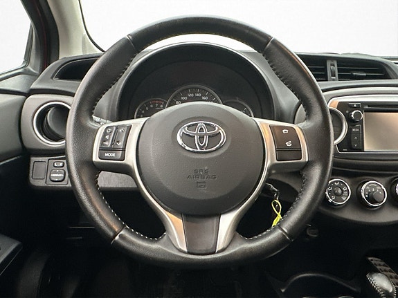 Toyota Yaris 19 of 30