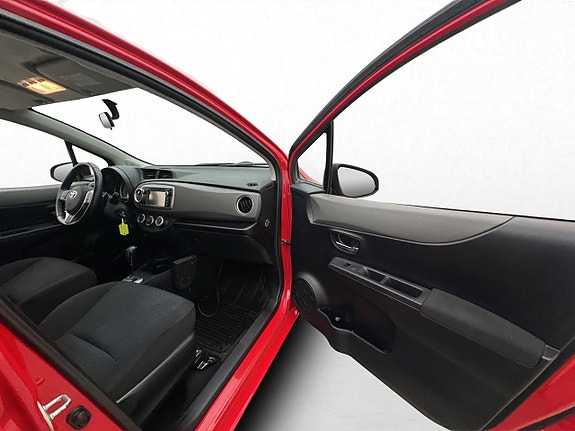 Toyota Yaris 15 of 30