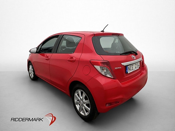 Toyota Yaris 6 of 30