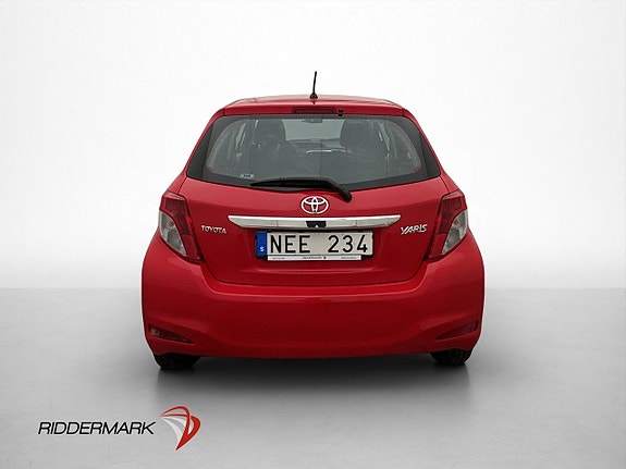 Toyota Yaris 7 of 30