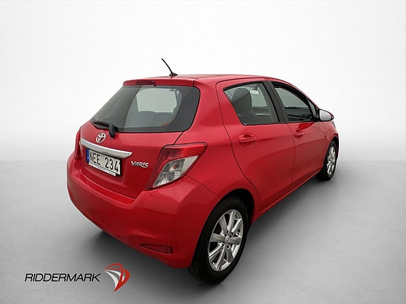 Toyota Yaris 8 of 30