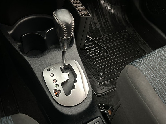 Toyota Yaris 26 of 30