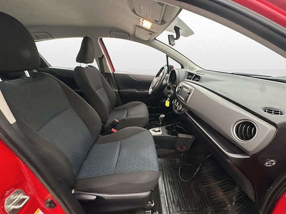 Toyota Yaris 14 of 30