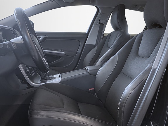 Volvo V60 6 of 15
