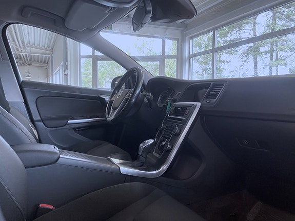 Volvo V60 11 of 15
