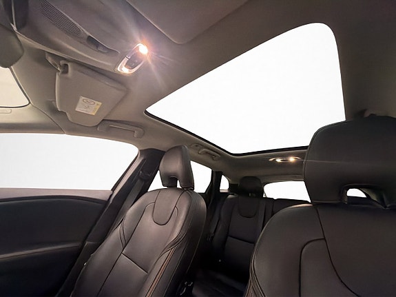 Volvo V40 Cross Country 23 of 30