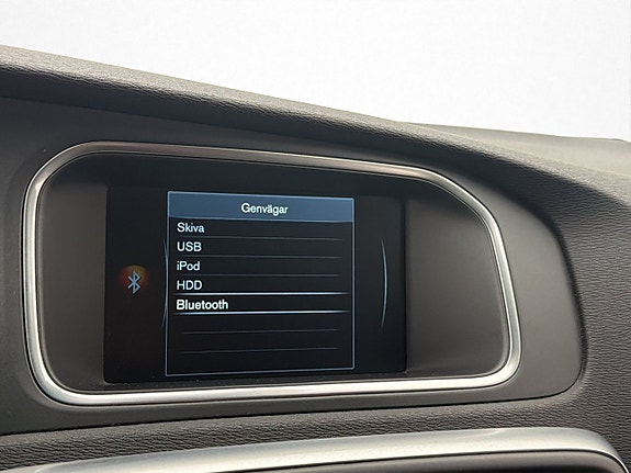 Volvo V40 Cross Country 26 of 30